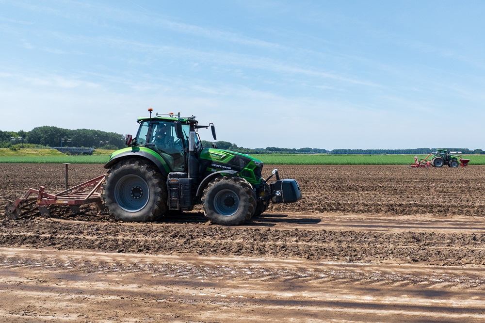 Nieuwe trekkers bij Meijer akkerbouw in Dronten